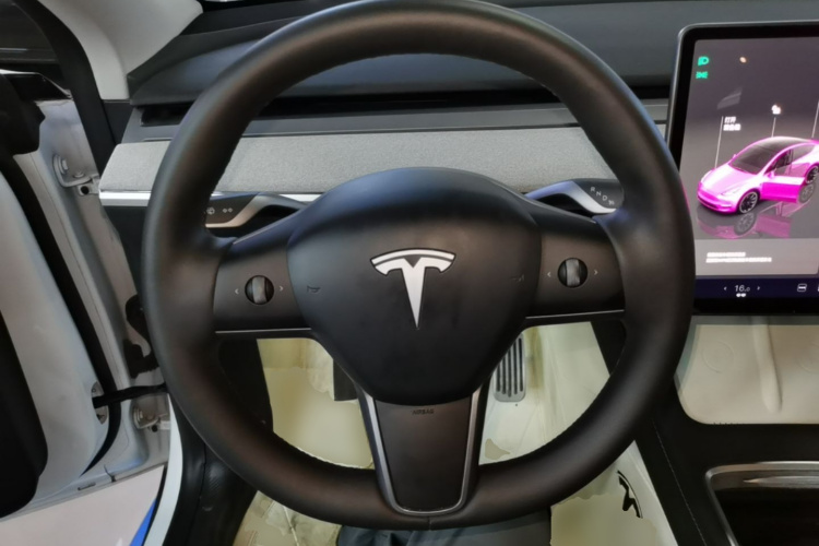 Tesla Model Y 2024 #11 Tesla Model Y 2024 immagine di auto #11