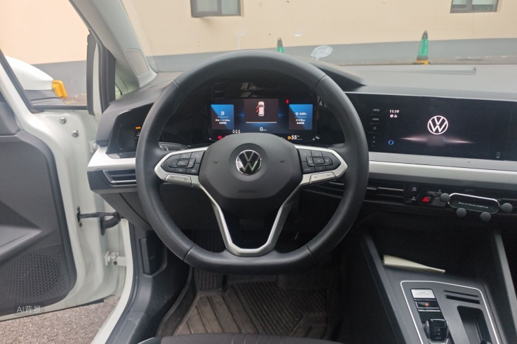 Volkswagen Golf 2022 car image #12