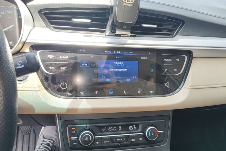 GEELY Emgrand 2019 #17 GEELY Emgrand 2019 car image #17