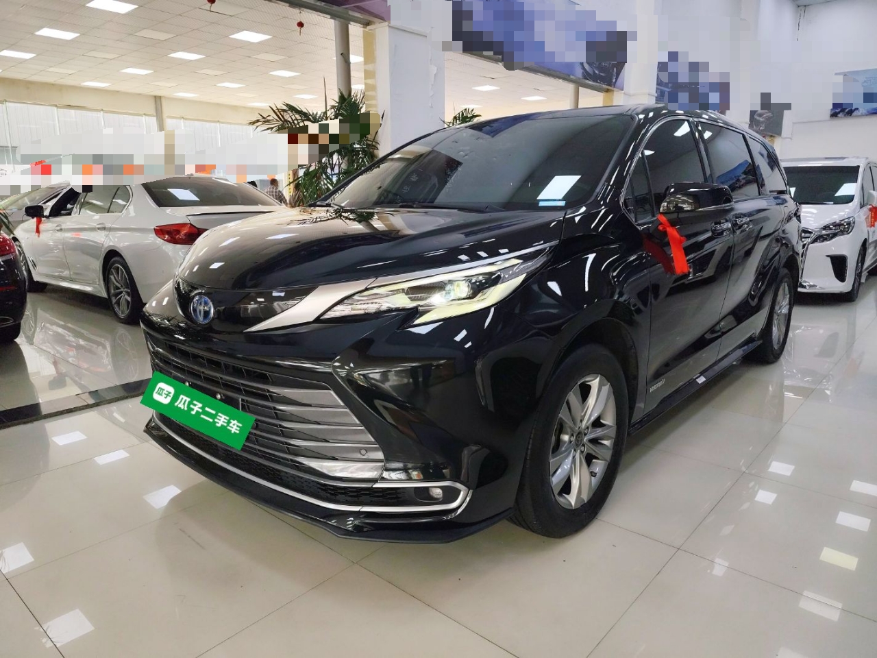 Toyota Sienna 2022 汽车图片 