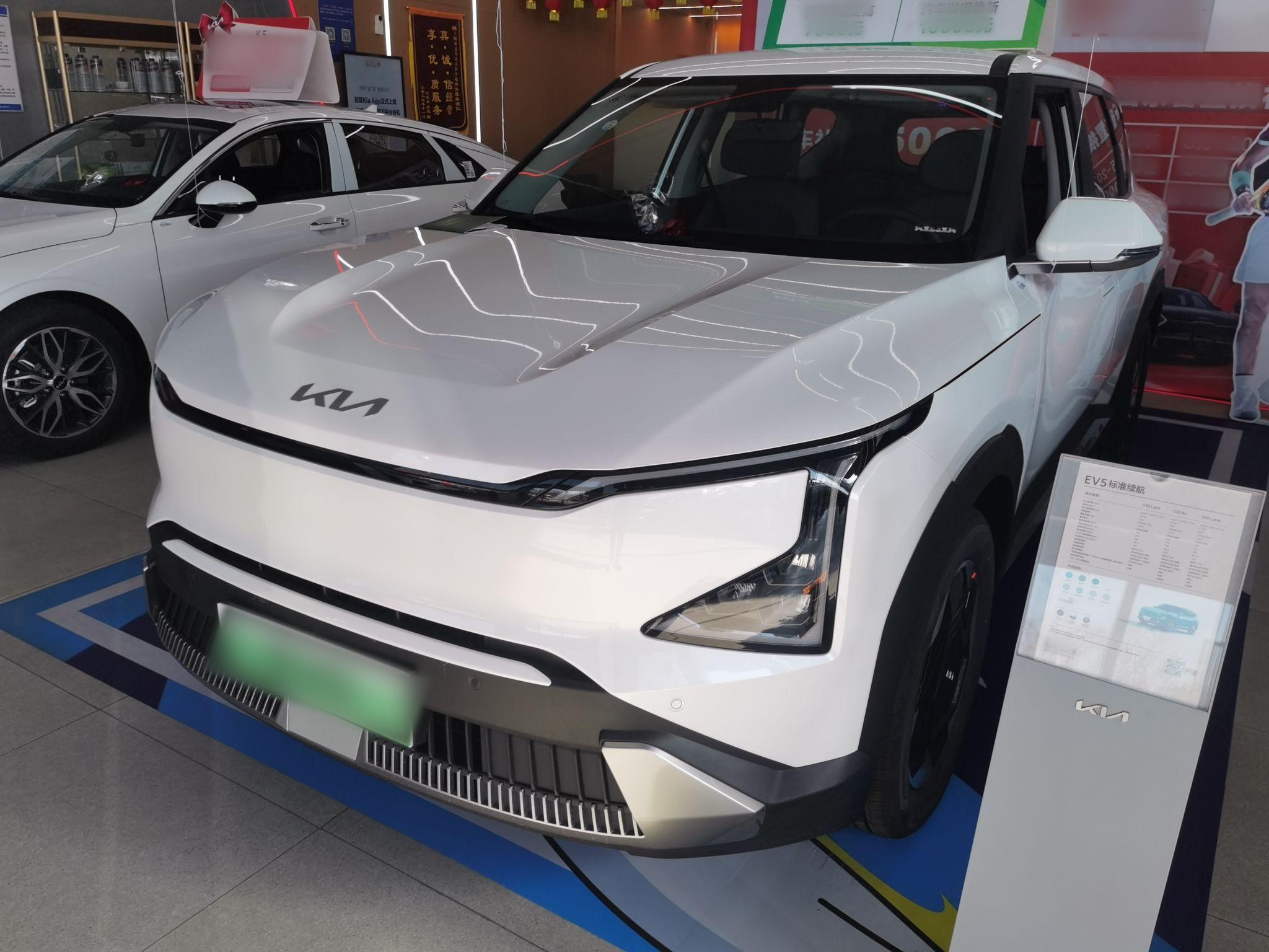 Kia EV5 汽车图片 