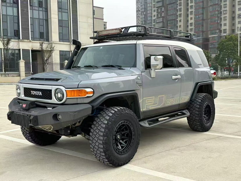 Toyota FJ Cruiser 2020 car image 