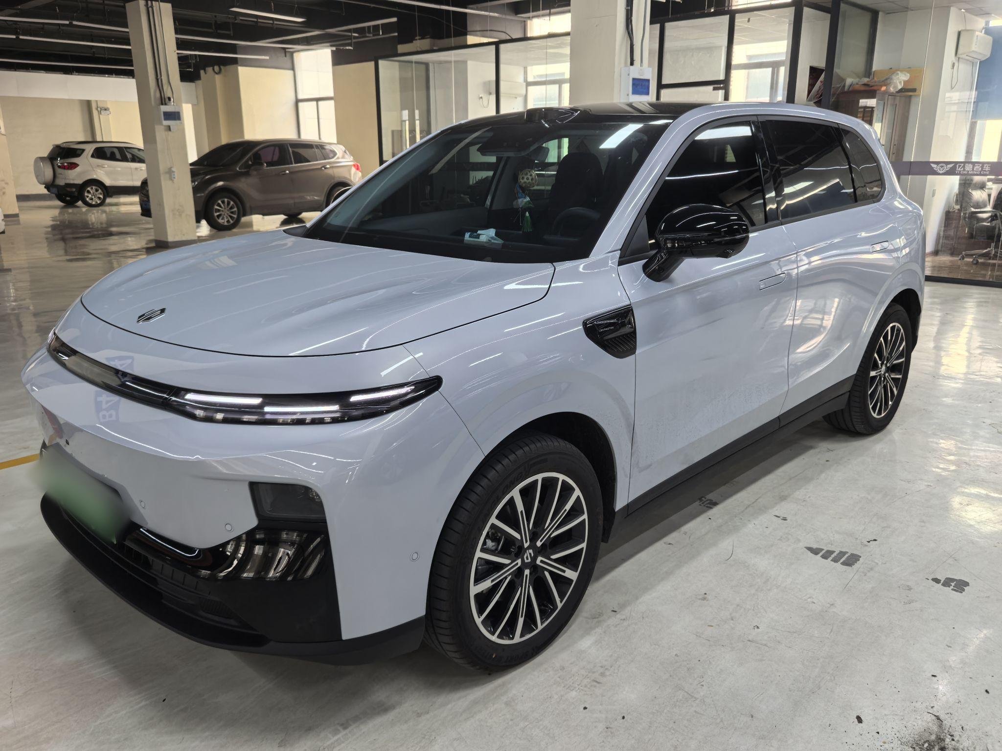 Leapmotor B10 2025 汽车图片 