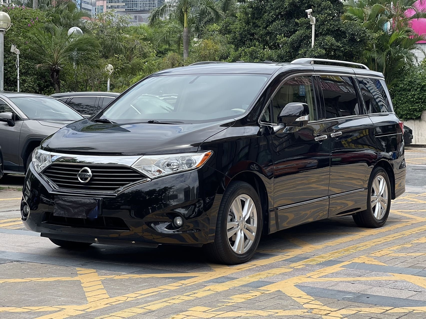 Nissan Quest 2016 汽车图片 
