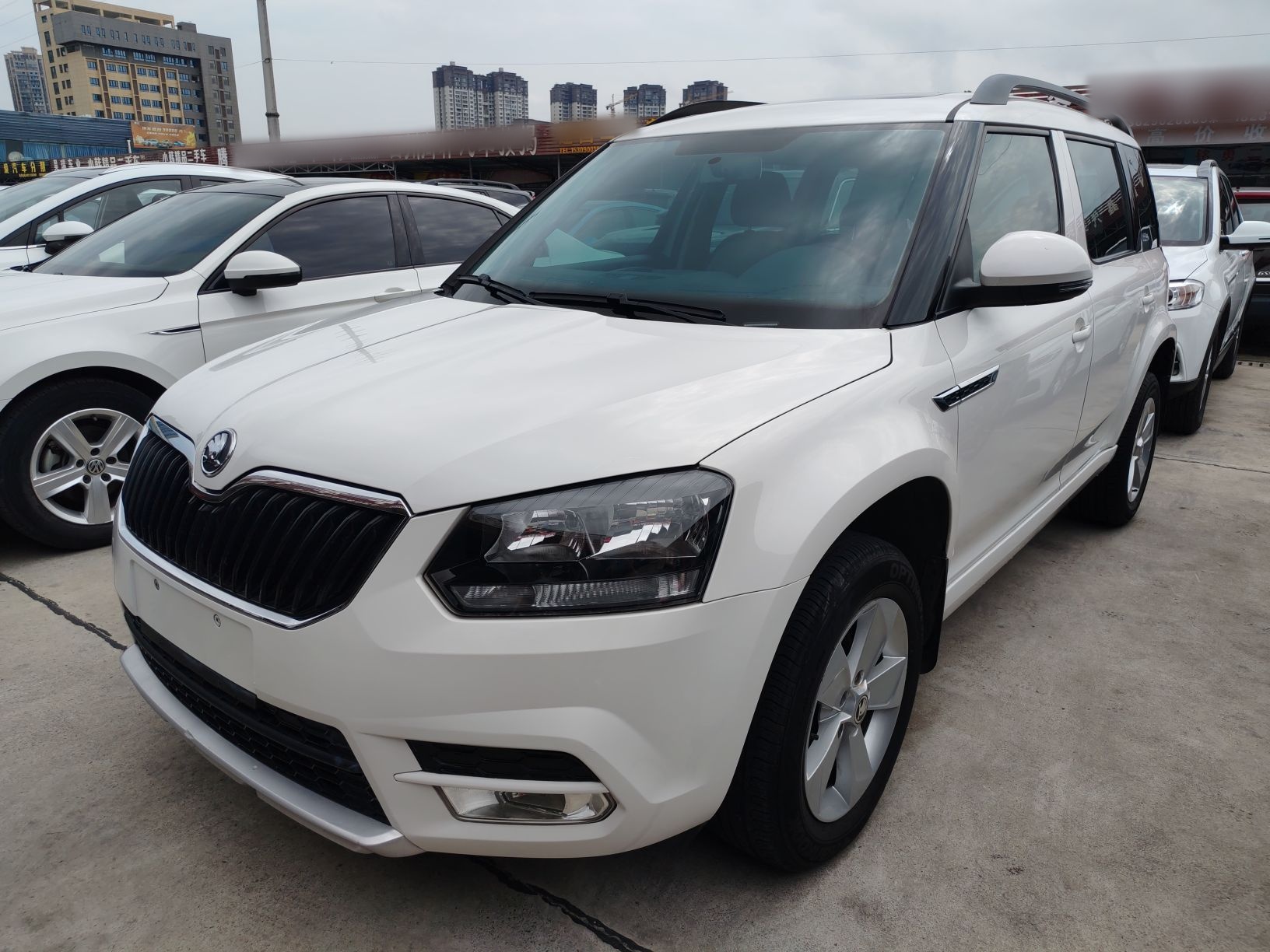 Skoda Yeti (Imported) 2015 car image 