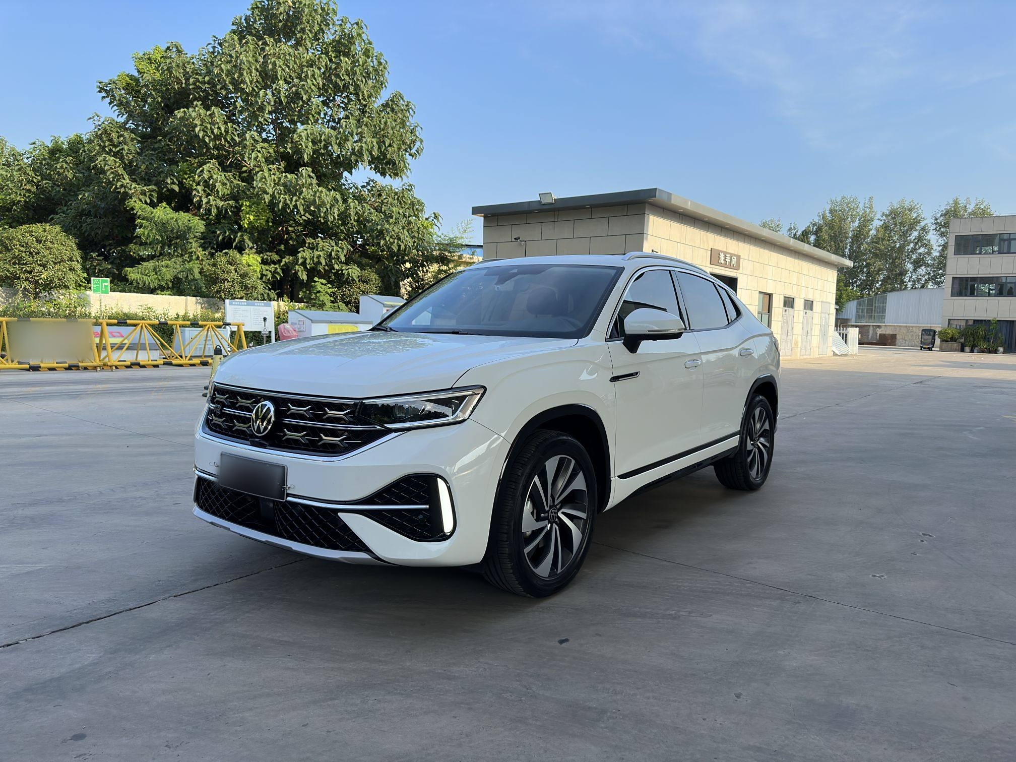 Volkswagen Tayron X 2023 car image 