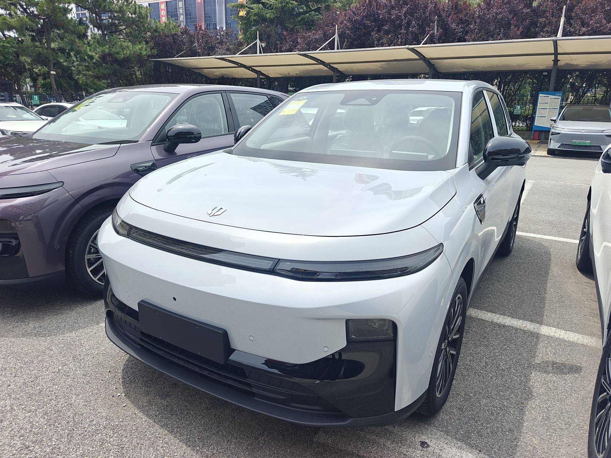 Leapmotor B10 2025 汽车图片 