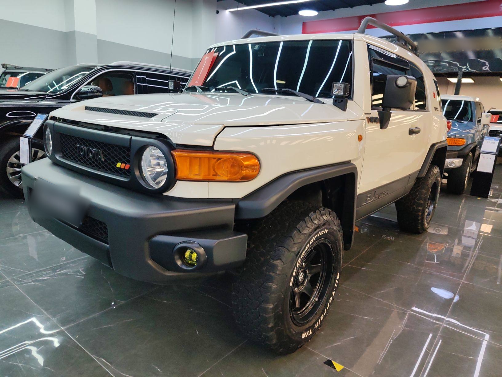 Toyota FJ Cruiser 2020 car image 