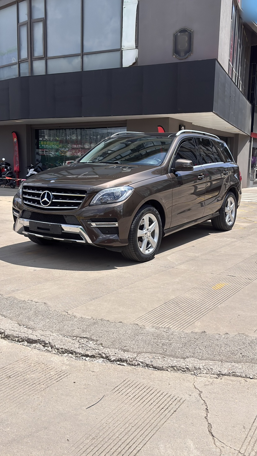 Mercedes-Benz M Class 2015 car image 