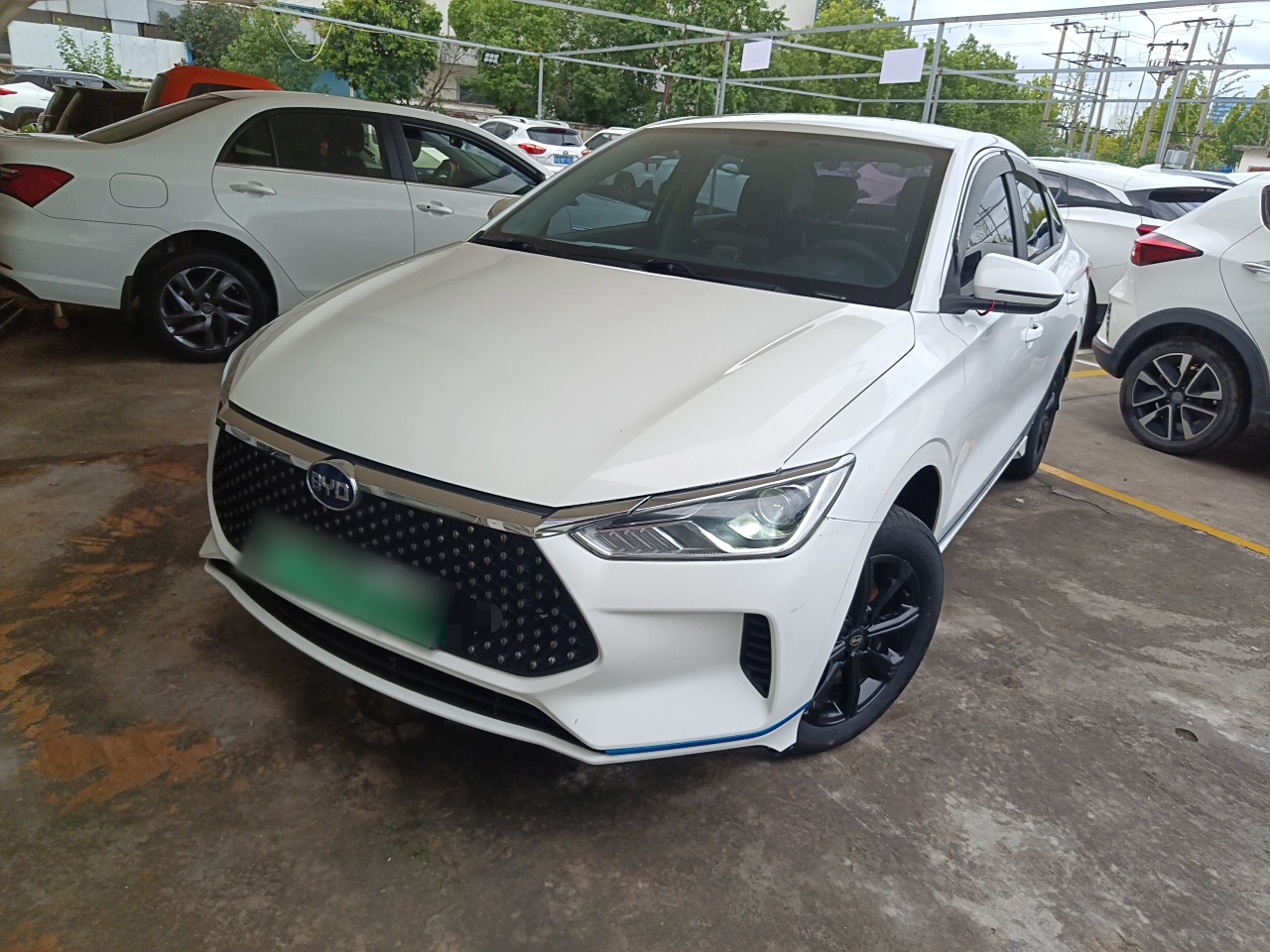 BYD e3 2022 car image 