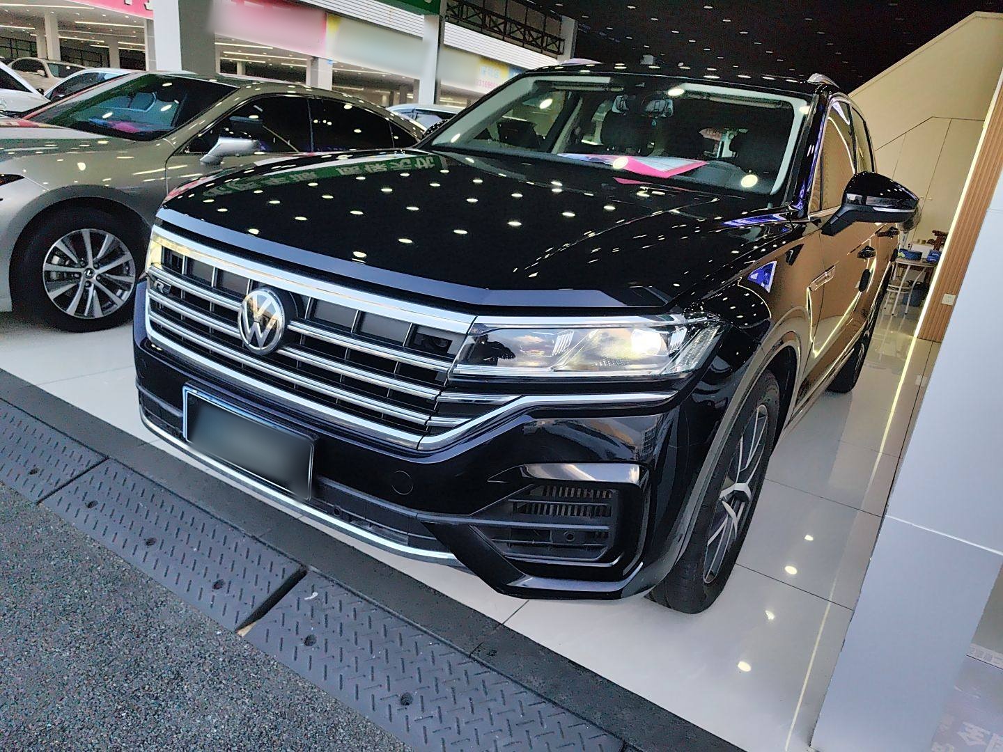 Volkswagen Touareg 2020 car image 