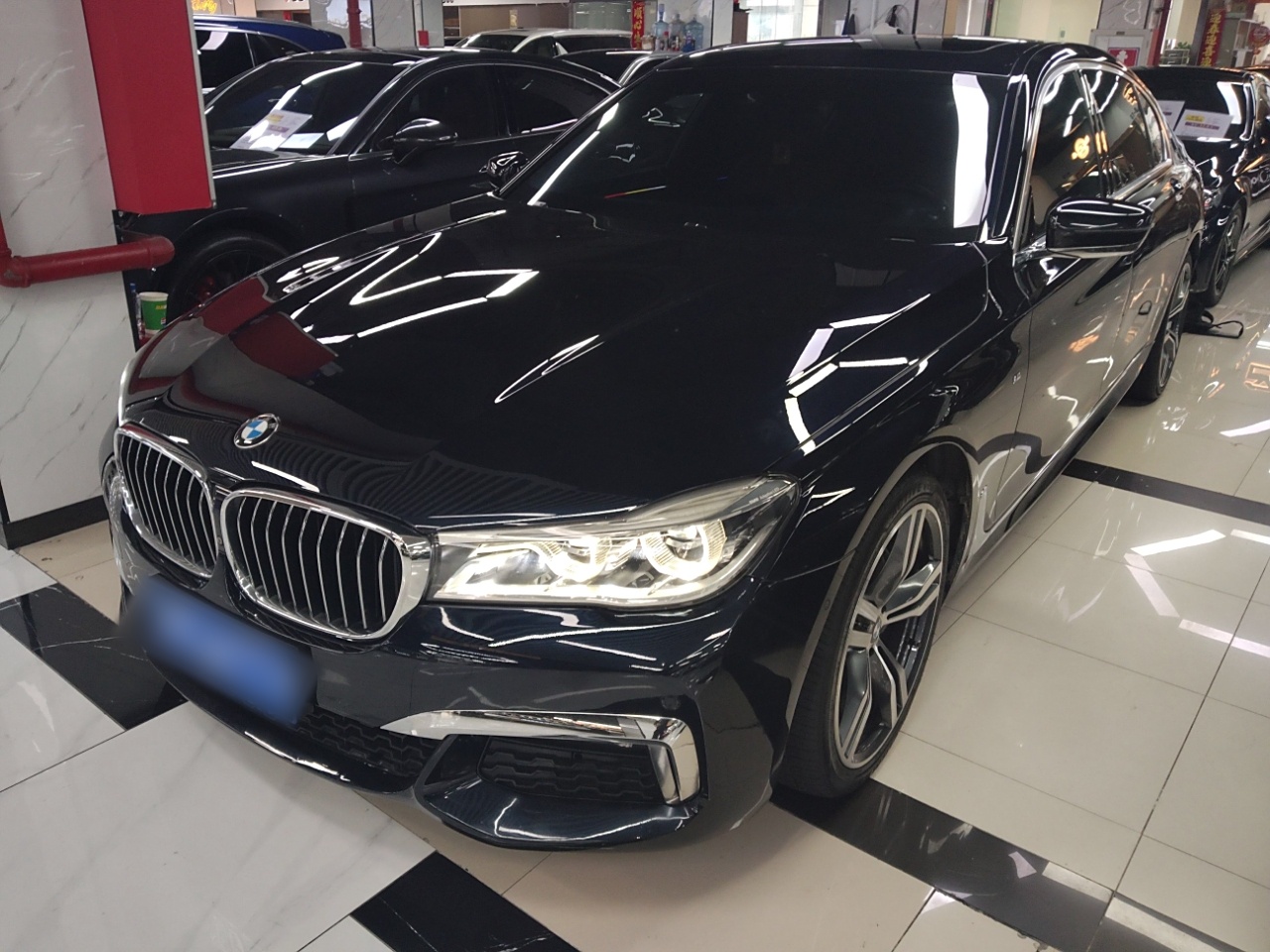 BMW M760Le 2019 car image 
