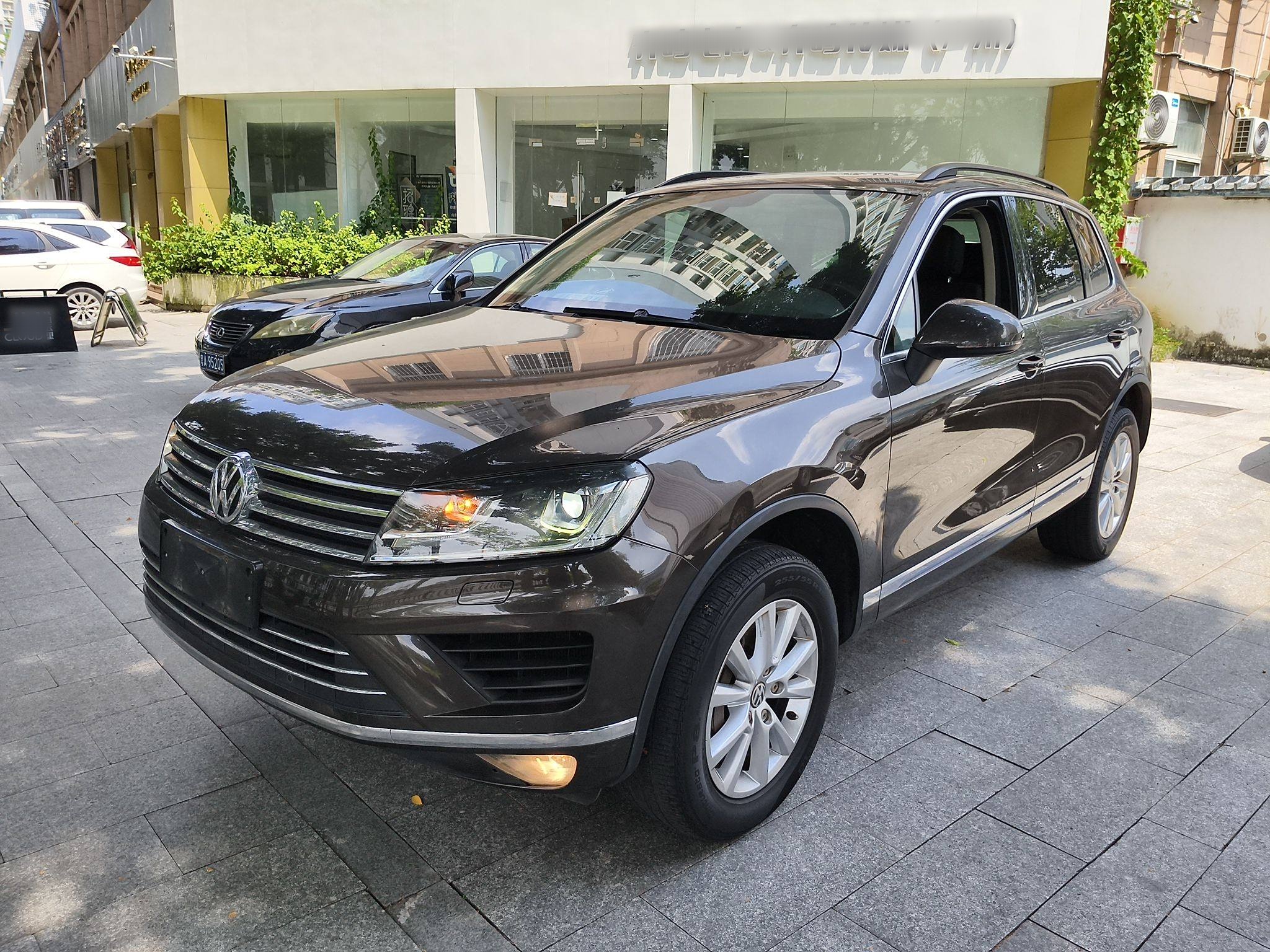 Volkswagen Touareg 2017 car image 