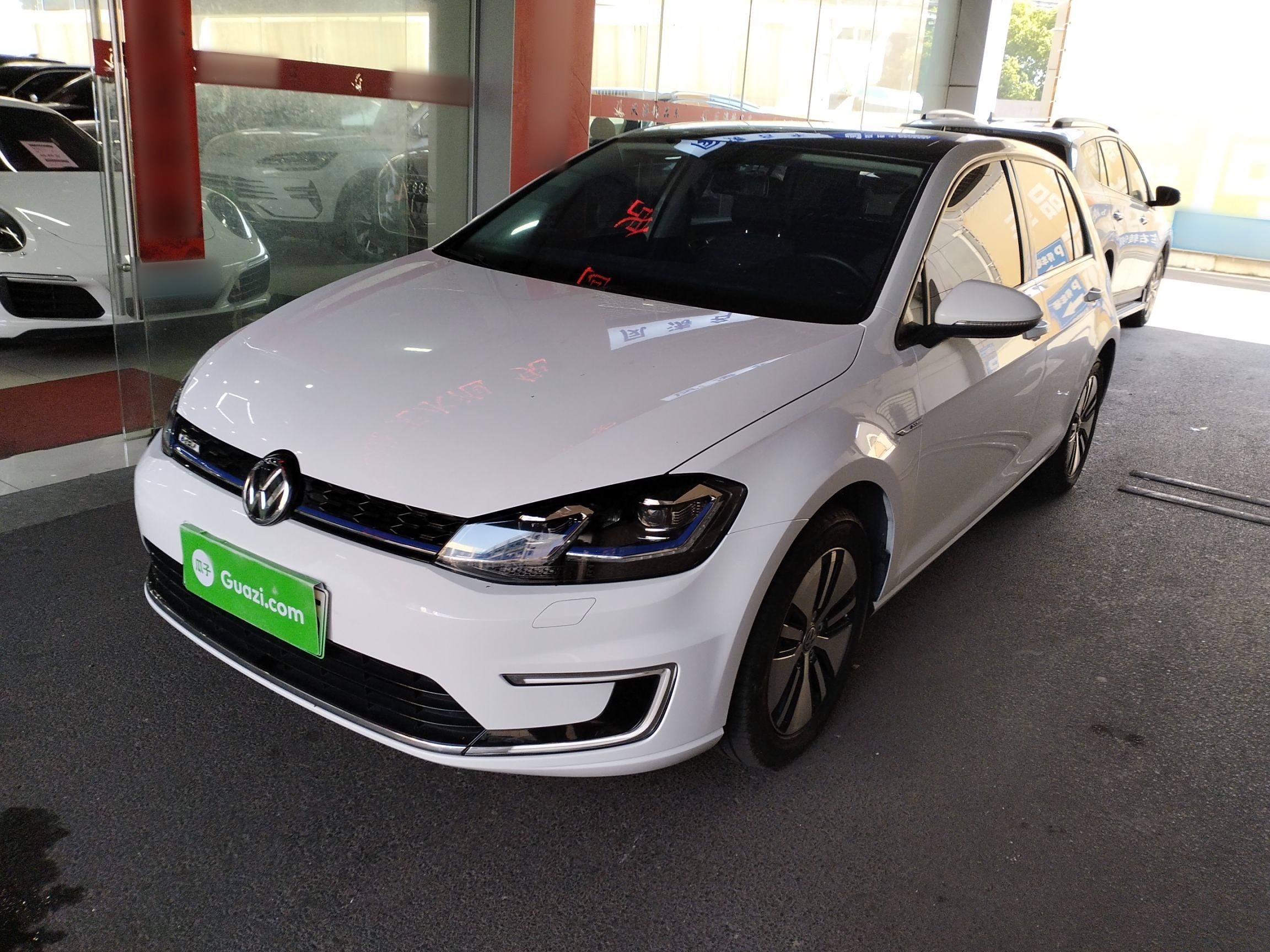 Volkswagen Golf Pure Electric 2020 Volkswagen Golf Pure Electric 2020 car image