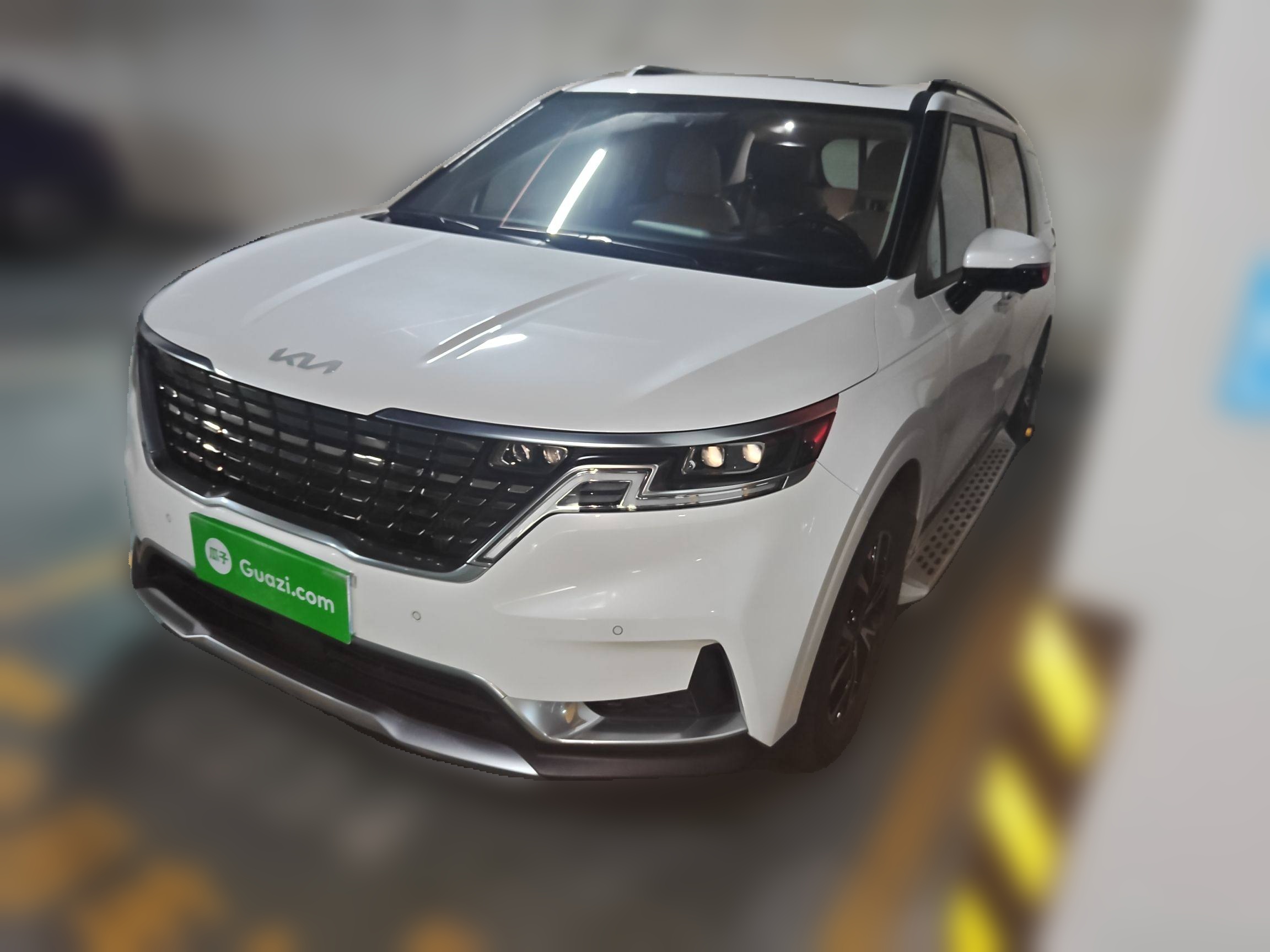 Kia Carnival 2021 汽车图片 