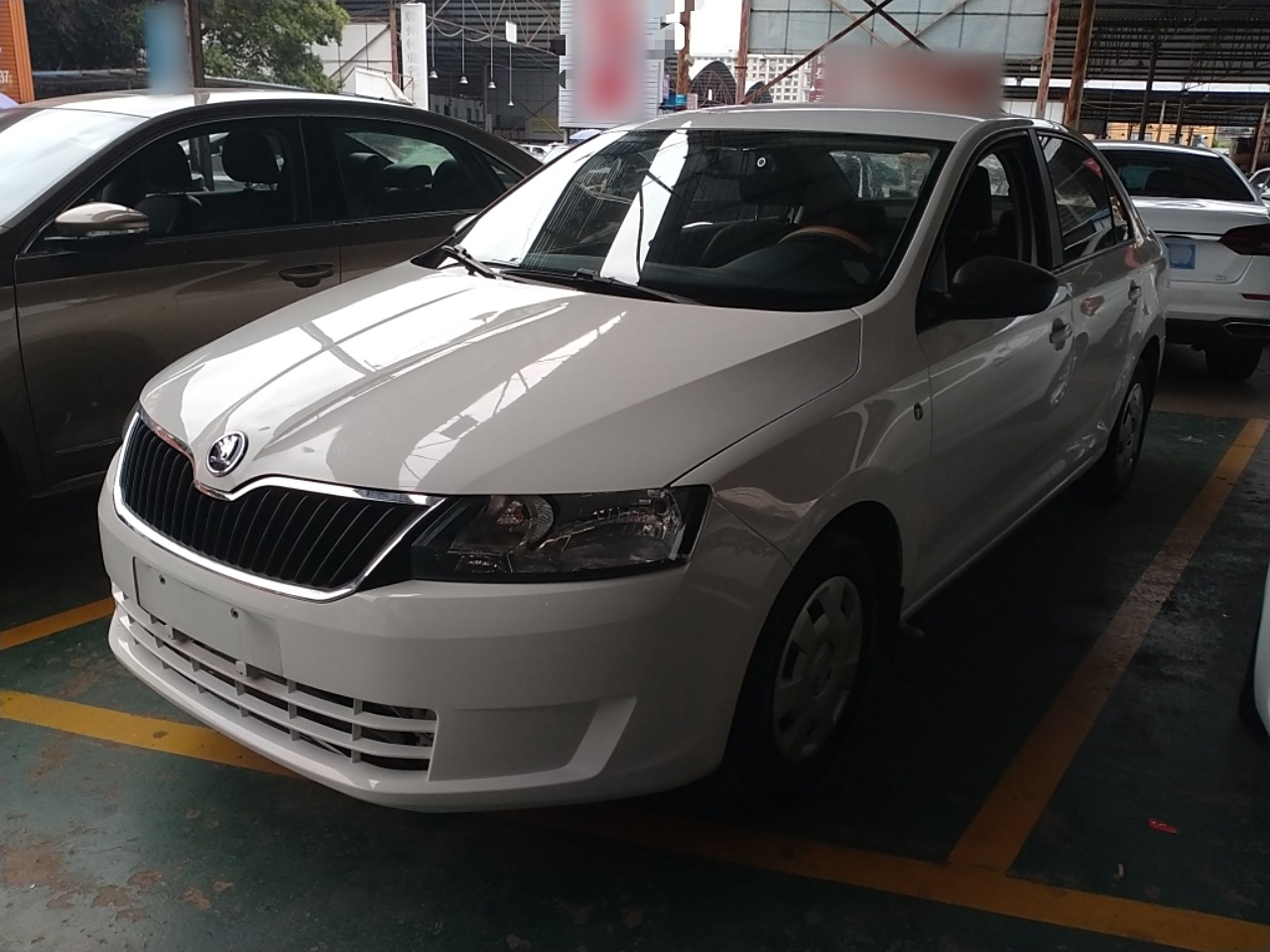 Skoda Rapid 2017 car image 