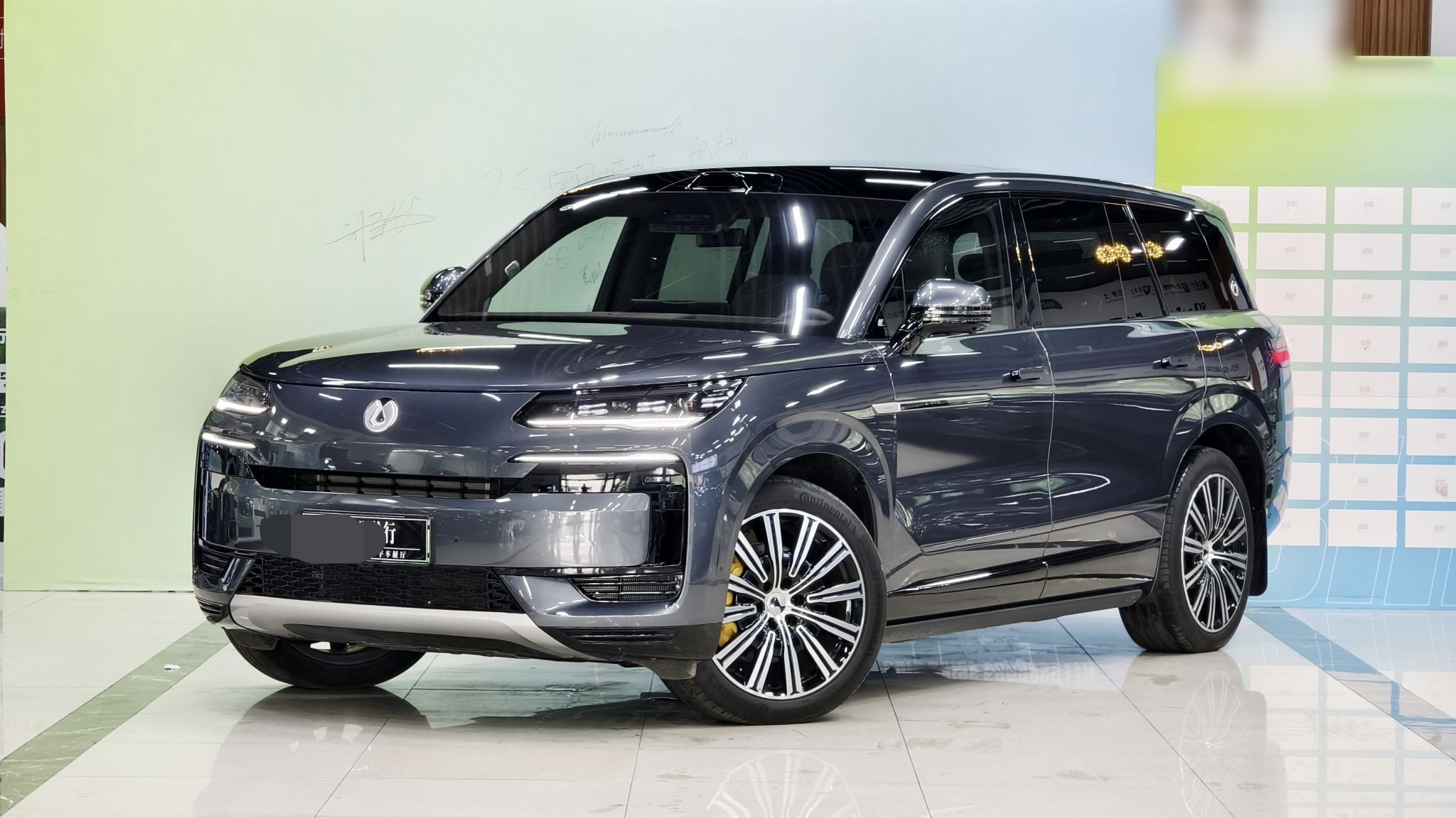 Denza N9 2025 car image 