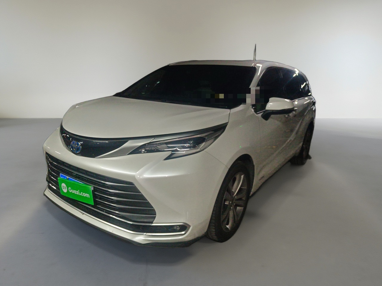 Toyota Sienna 2024 汽车图片 
