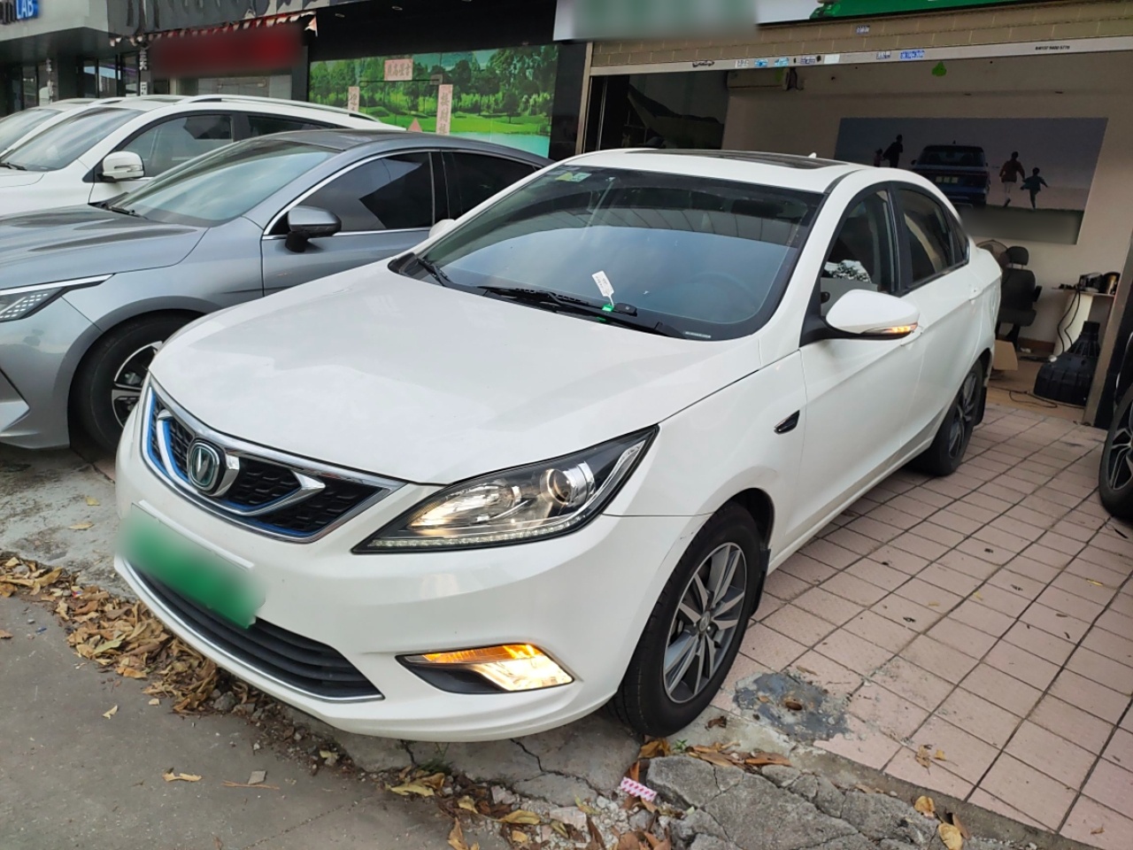 Changan Eado EV 2018 car image 