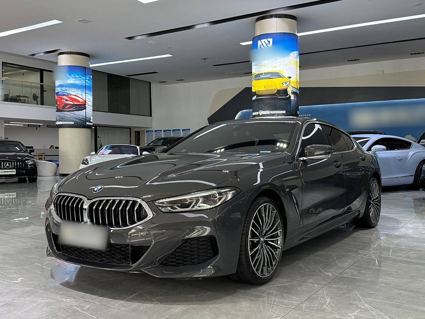 BMW M8 2021 car image 
