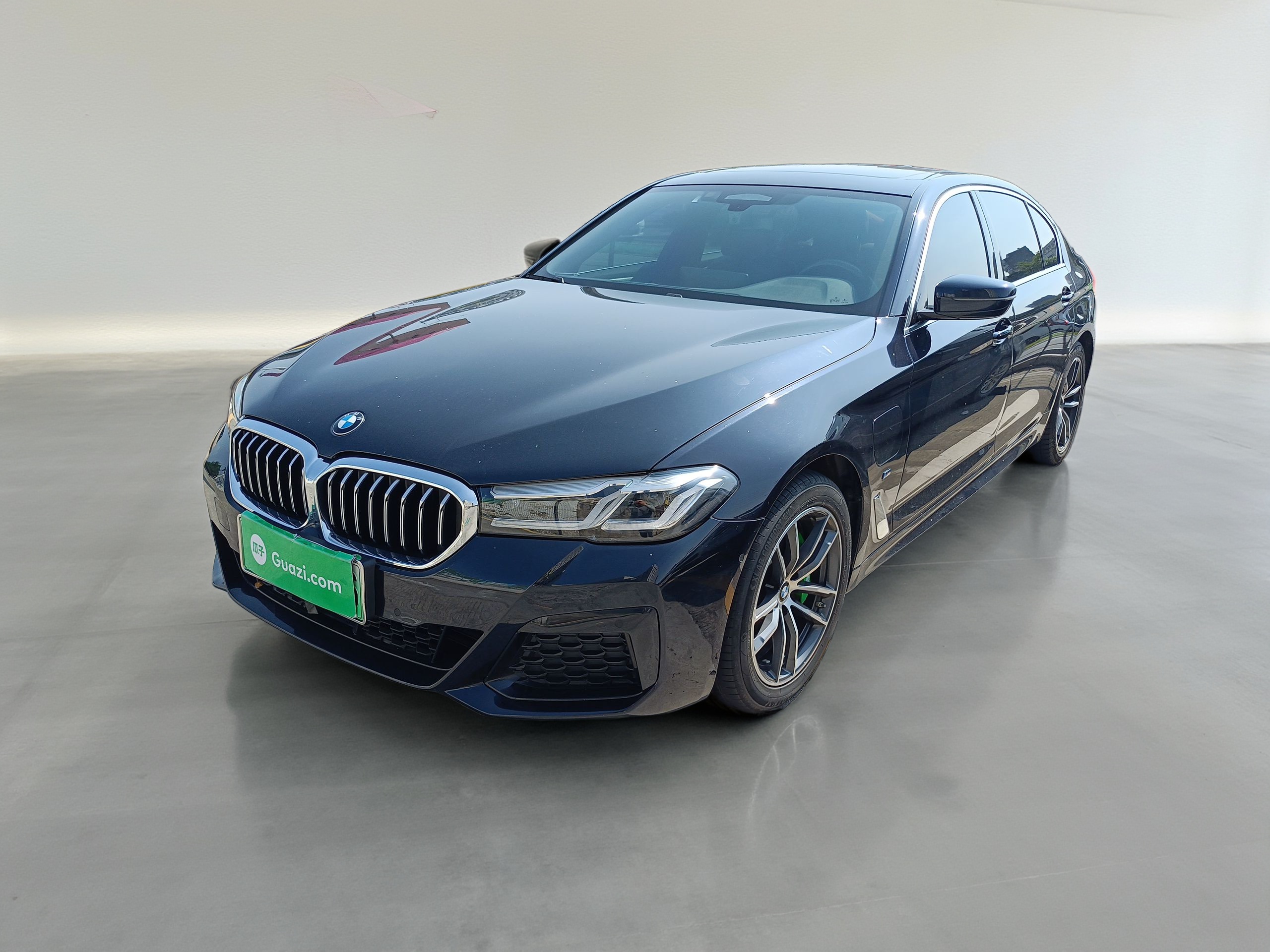 BMW M5 New Energy 2021 BMW M5 New Energy 2021 car image