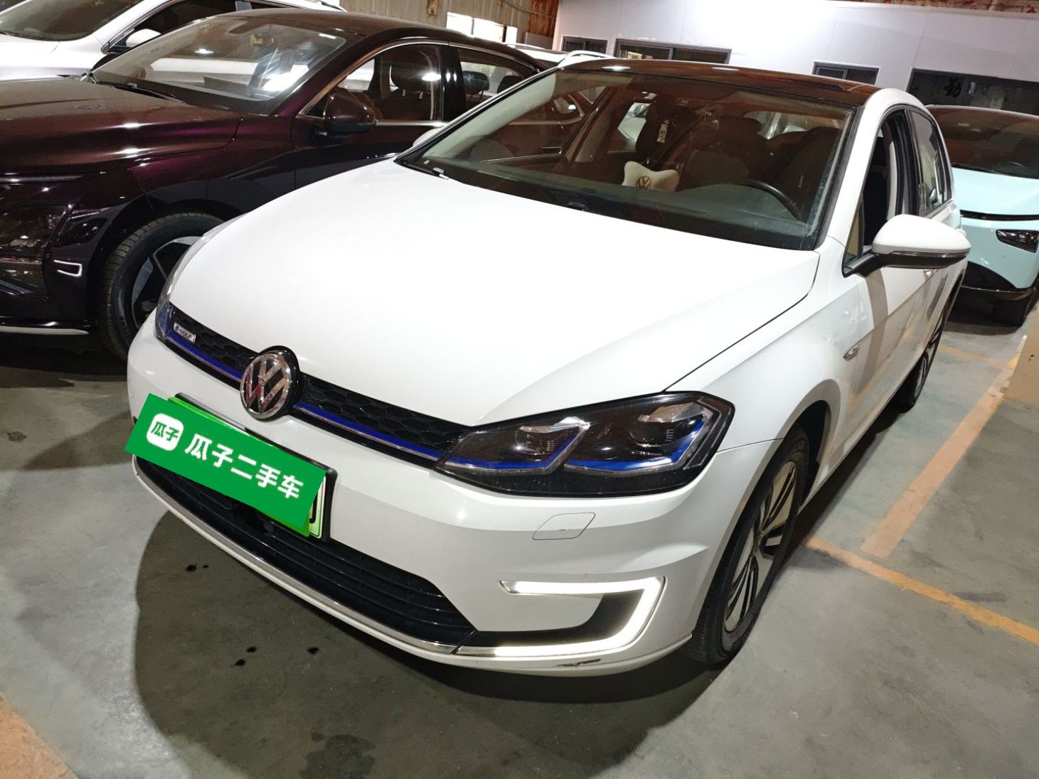 Volkswagen Golf Pure Electric 2020 Volkswagen Golf Pure Electric 2020 car image