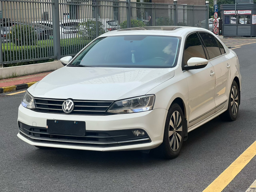 Volkswagen Sagitar 2017 immagine di auto 