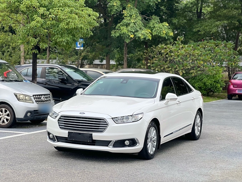 Ford Taurus 2016 car image 