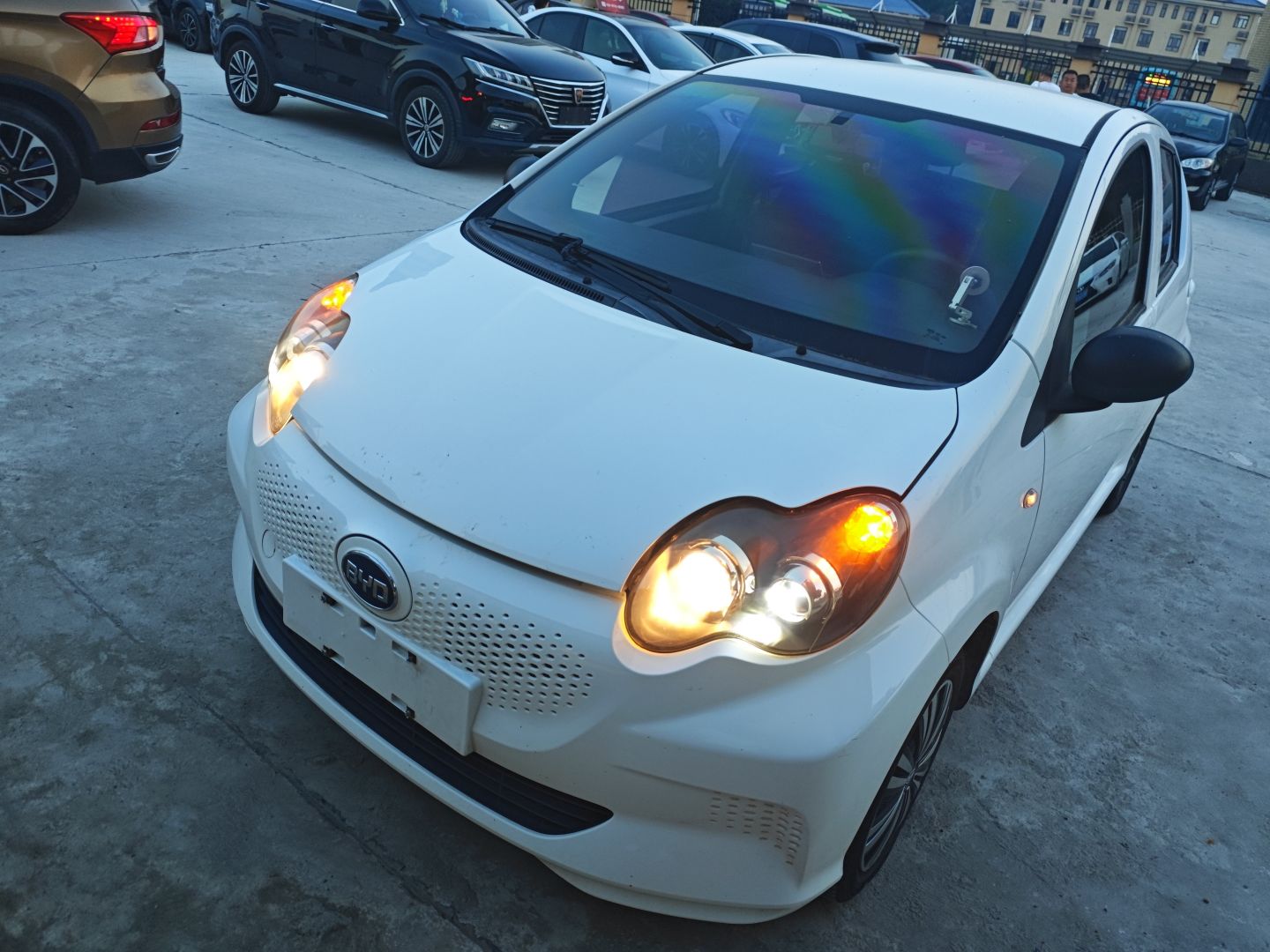 BYD e1 2019 car image 
