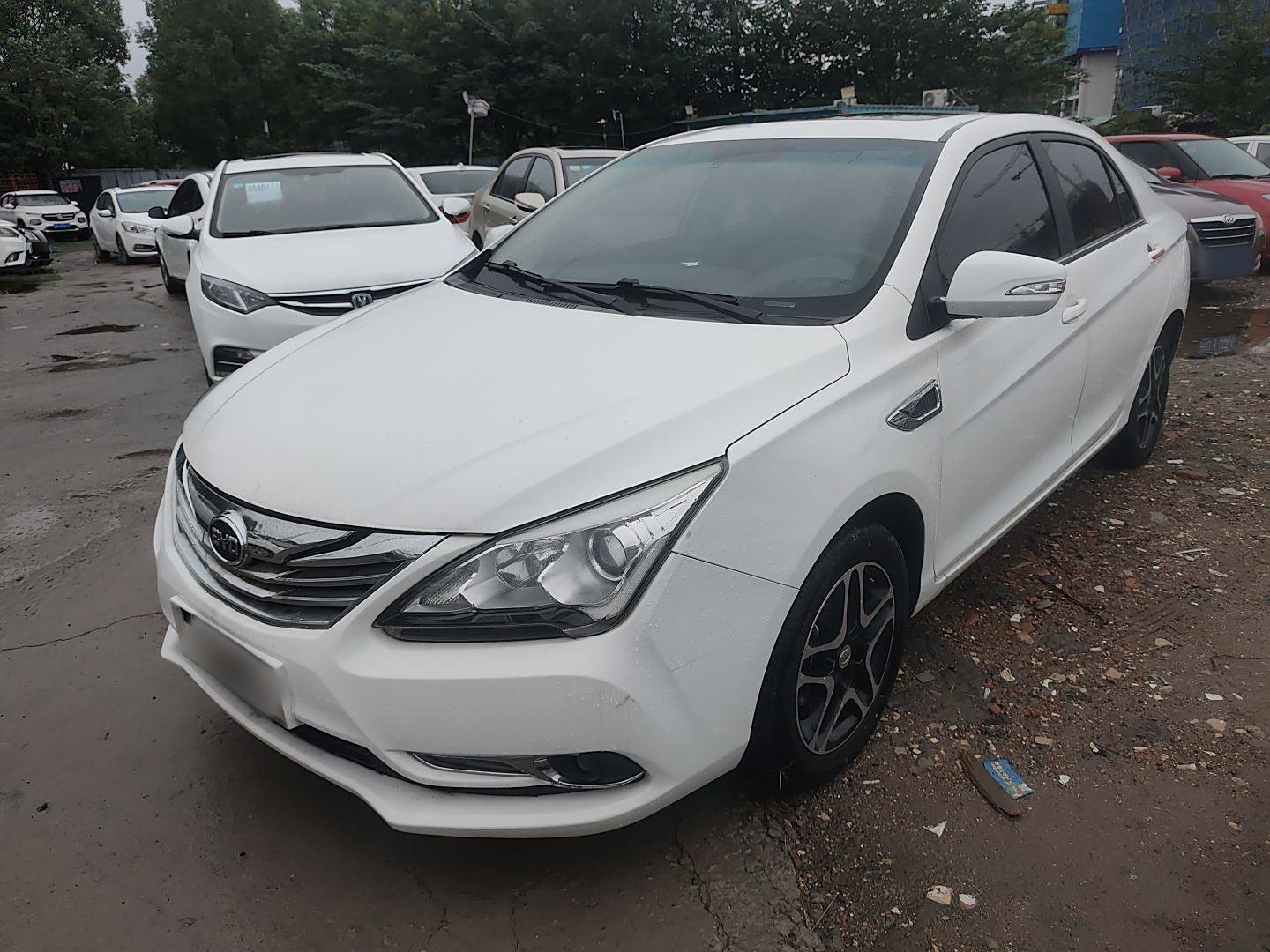 BYD G5 2017 car image 