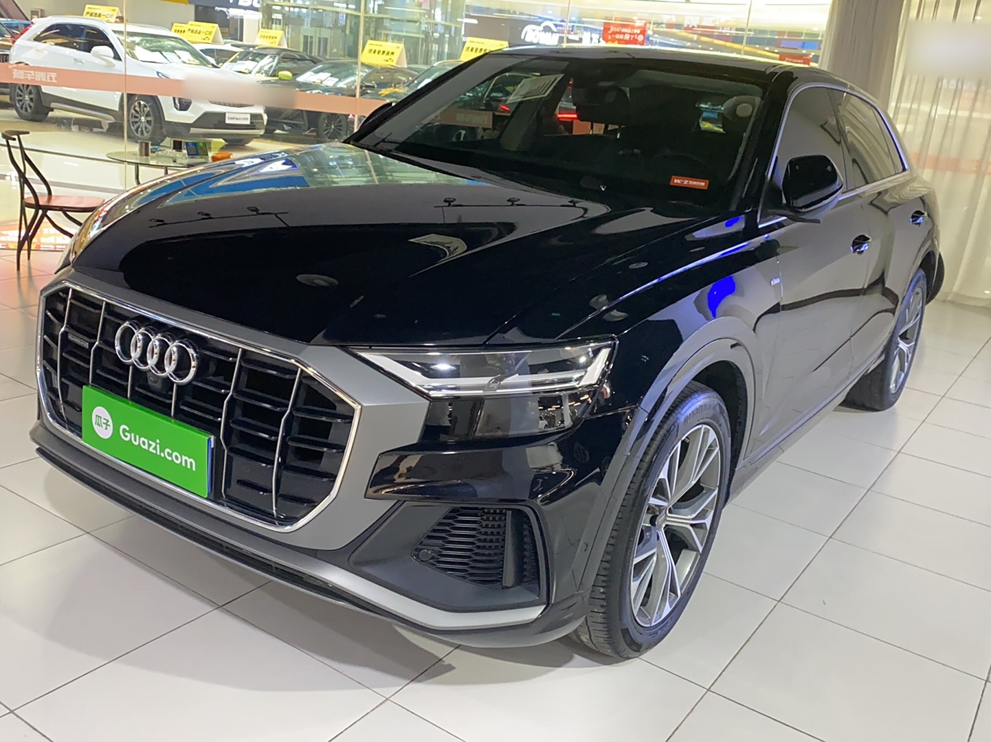 Audi Q8 2020 car image 