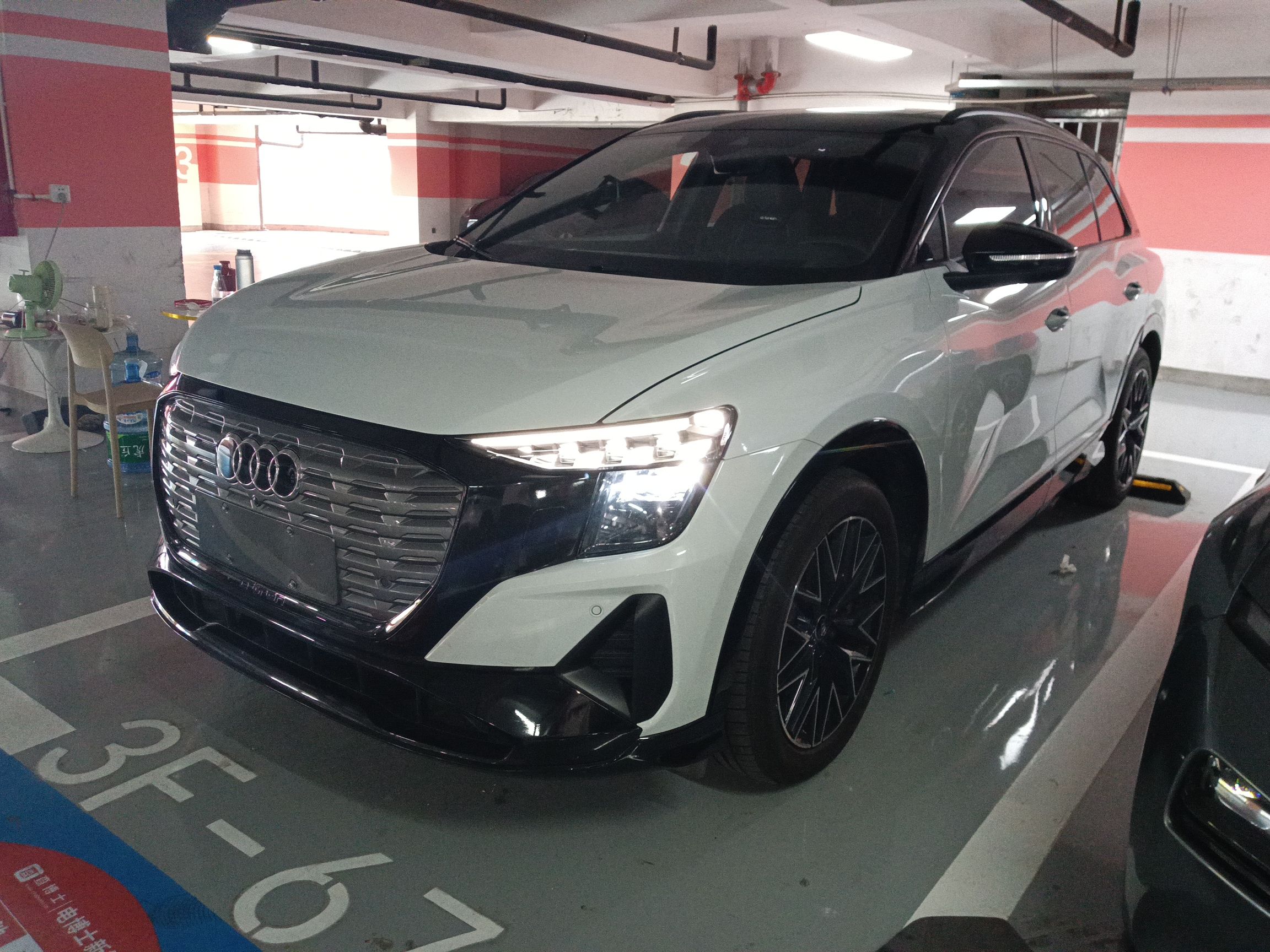 Audi Q5 e-tron 2023 Audi Q5 e-tron 2023 immagine di auto