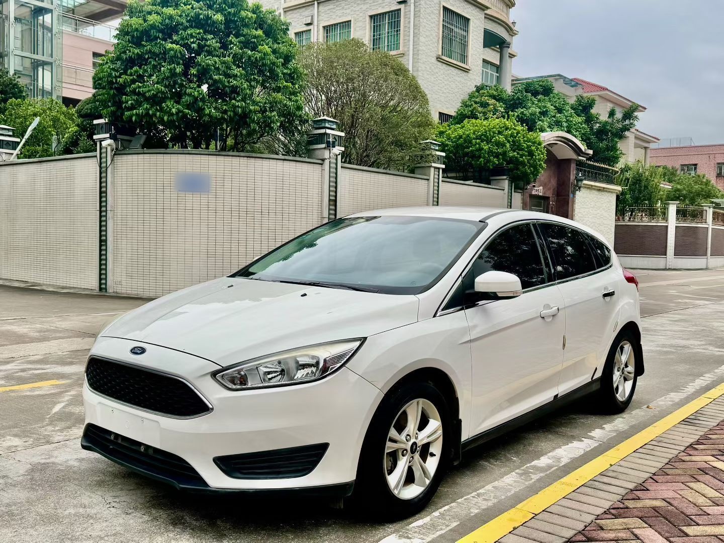 Ford Focus 2018 car image 