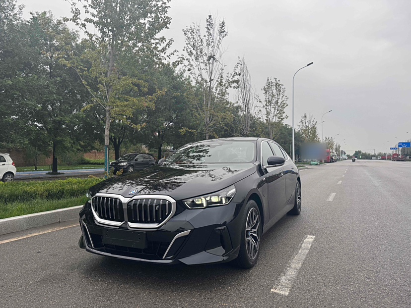 BMW i5 2025 car image 
