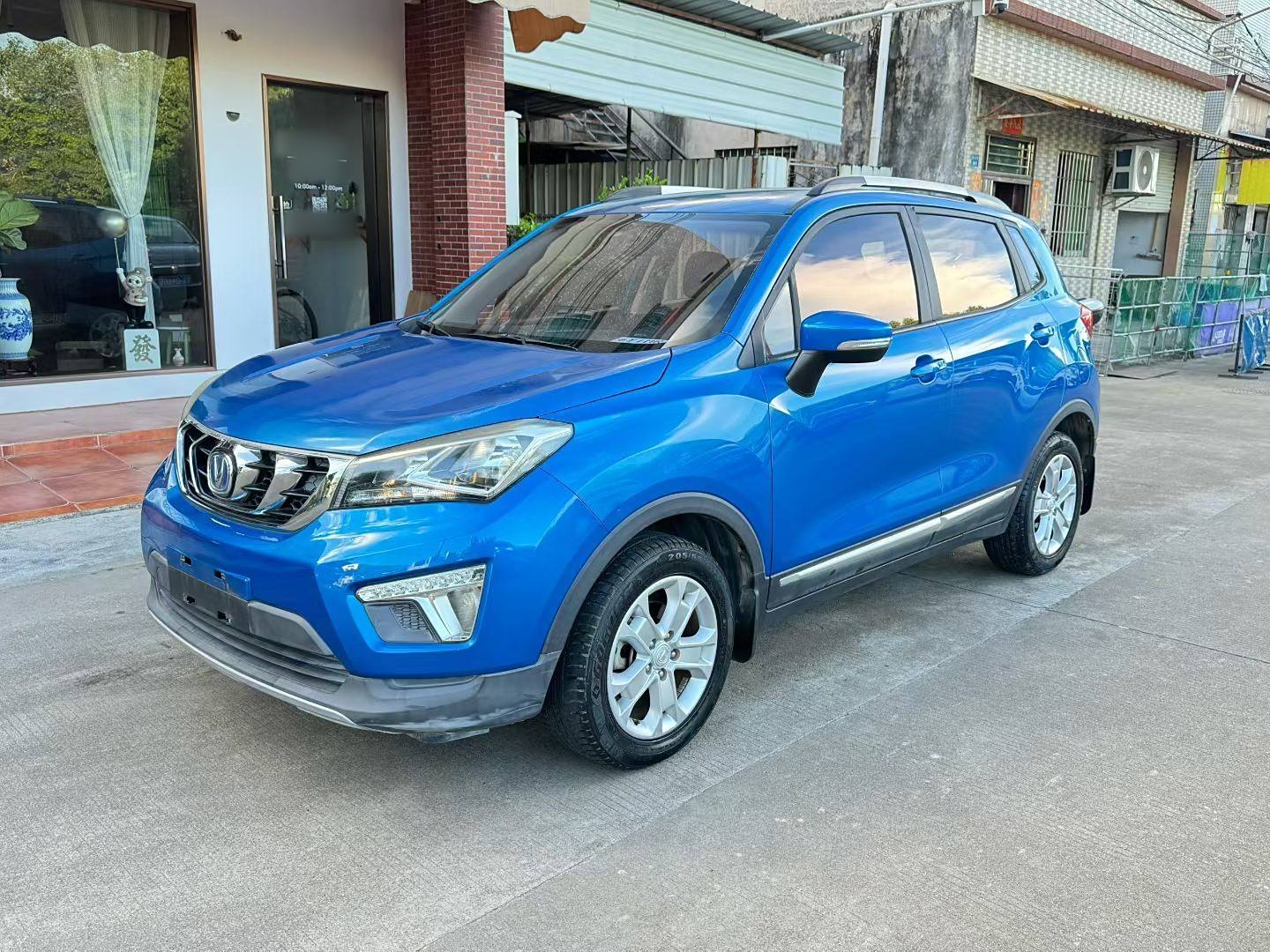 Changan CS15 EV 2017 car image 