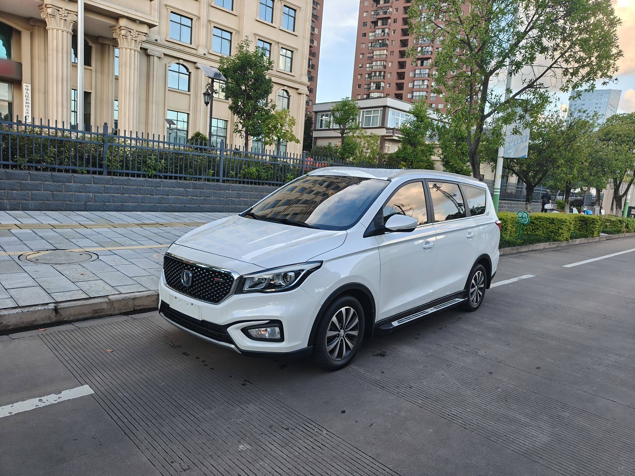 Changan Linmax 2018 car image 