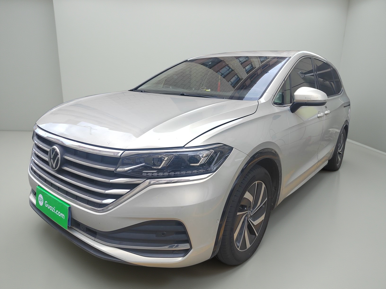 Volkswagen Viloran 2020 immagine di auto 