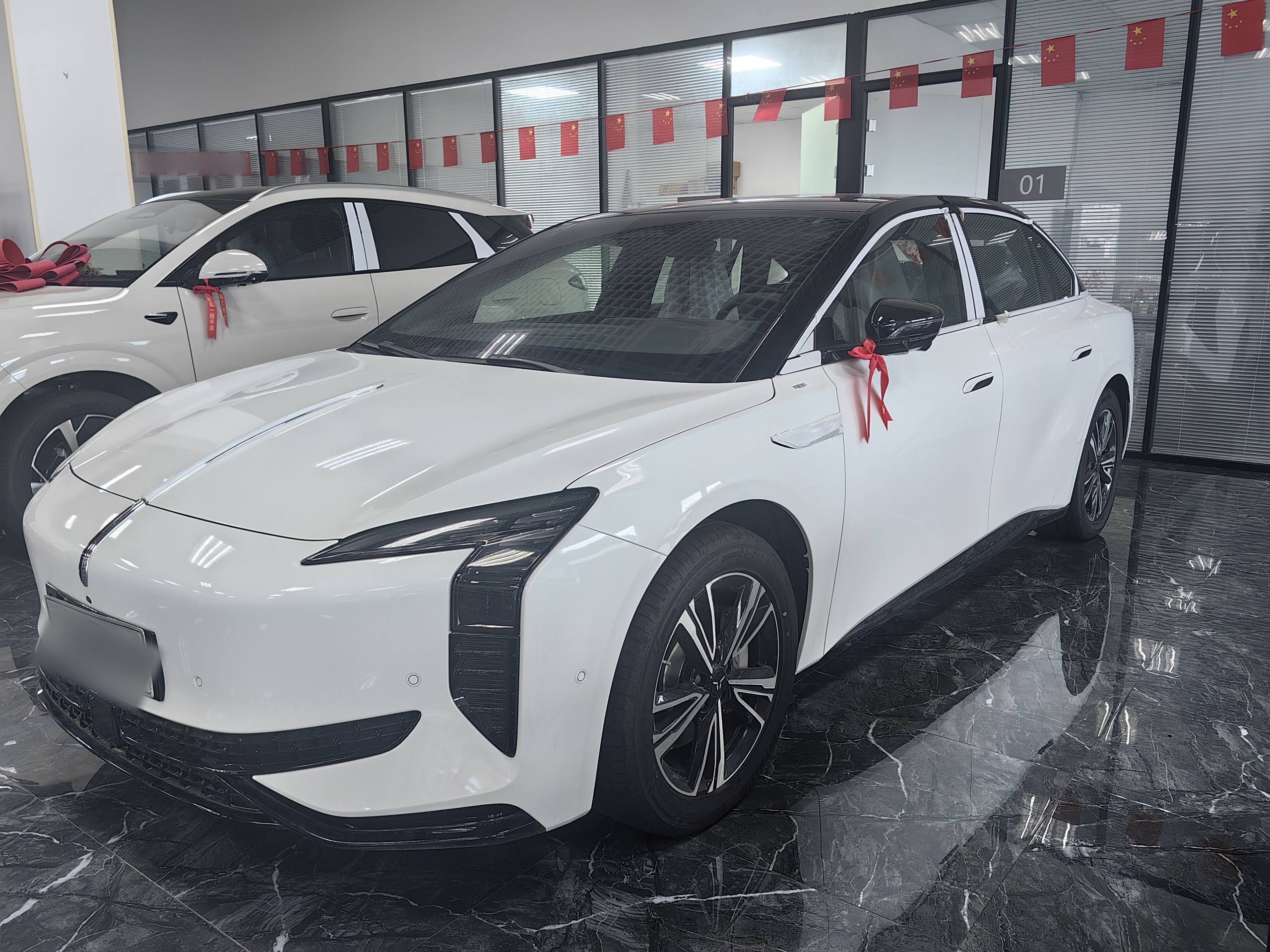 HongQi EH7 car image 