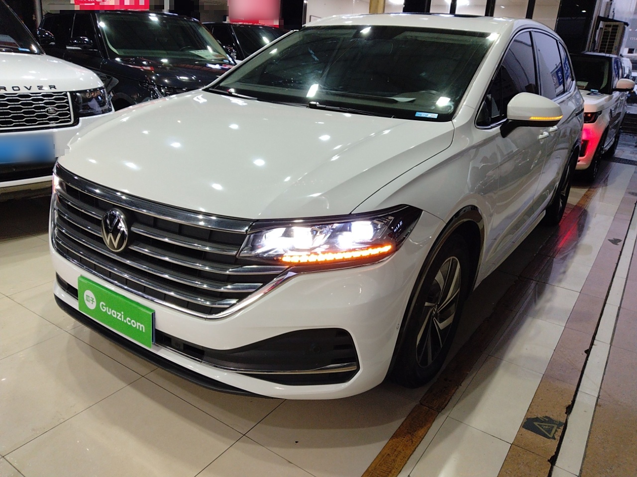 Volkswagen Viloran 2021 immagine di auto 