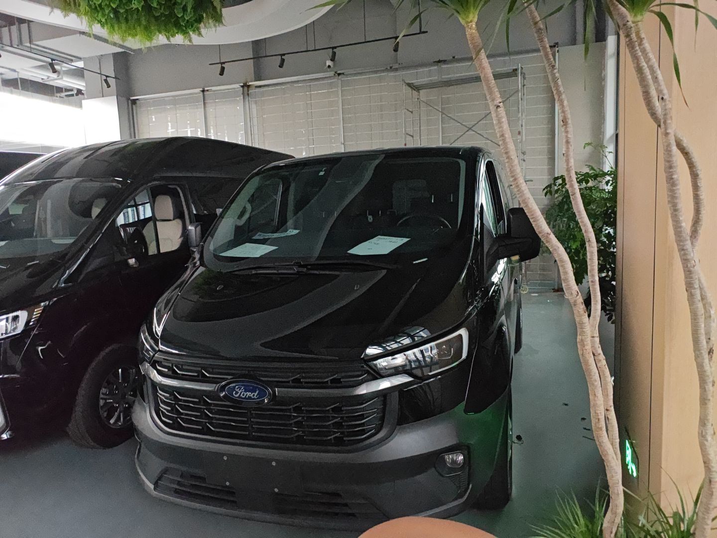 Ford Transit 2023 car image 