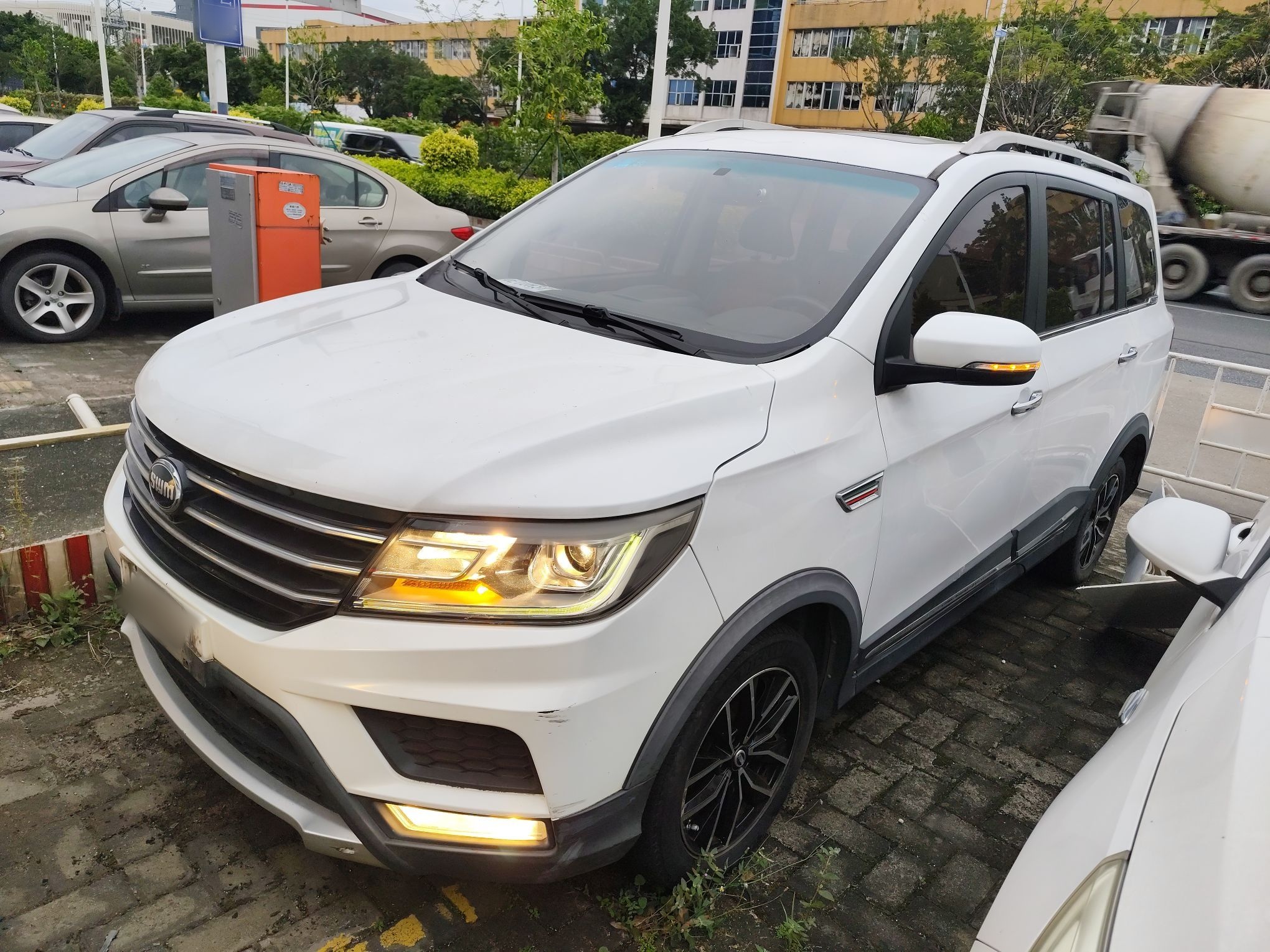 SWM Tiger 2017 汽车图片 