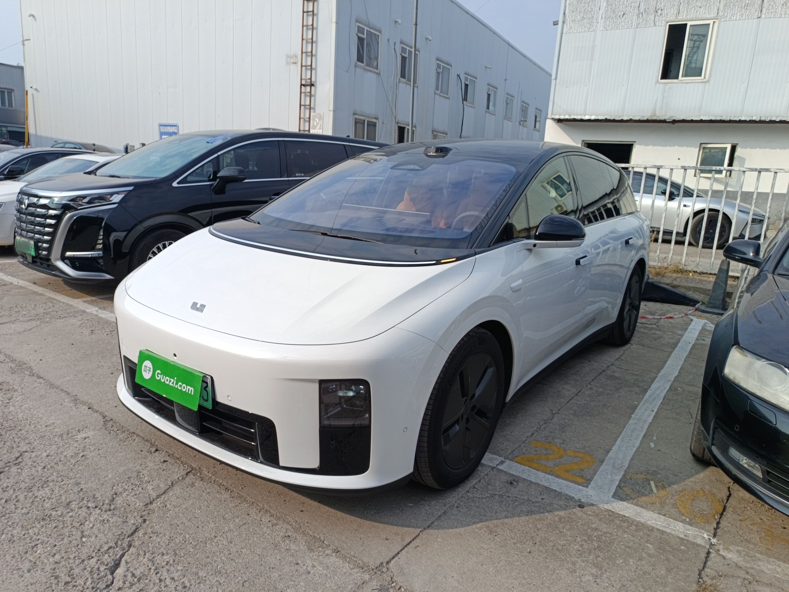 Li i8 2025 image de voiture 