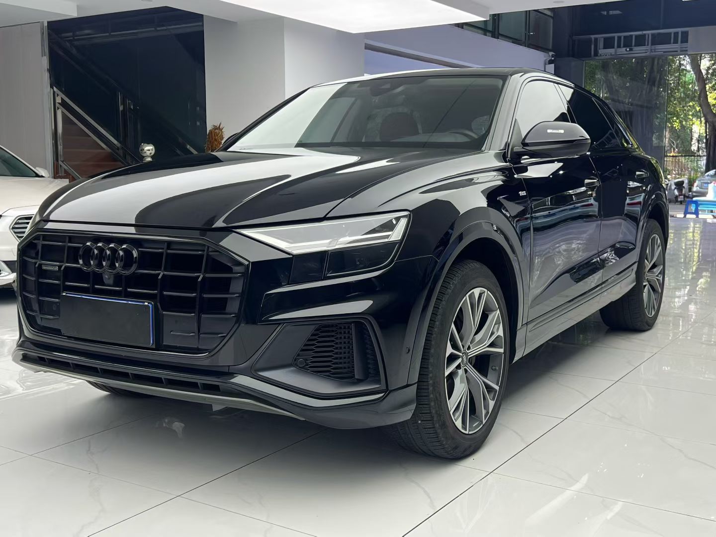 Audi Q8 2021 car image 