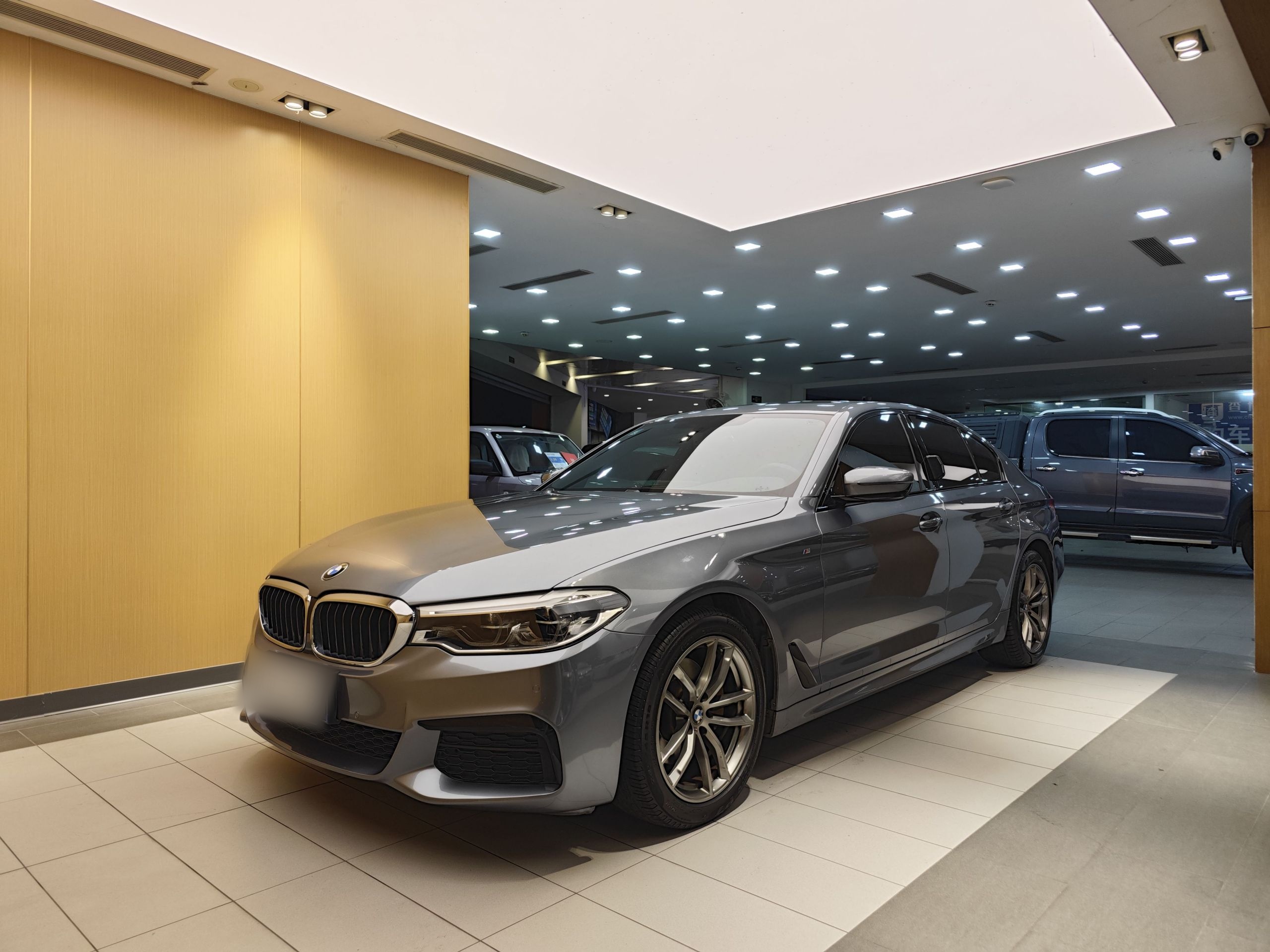 BMW 5 Series (Imported) 2020 car image 