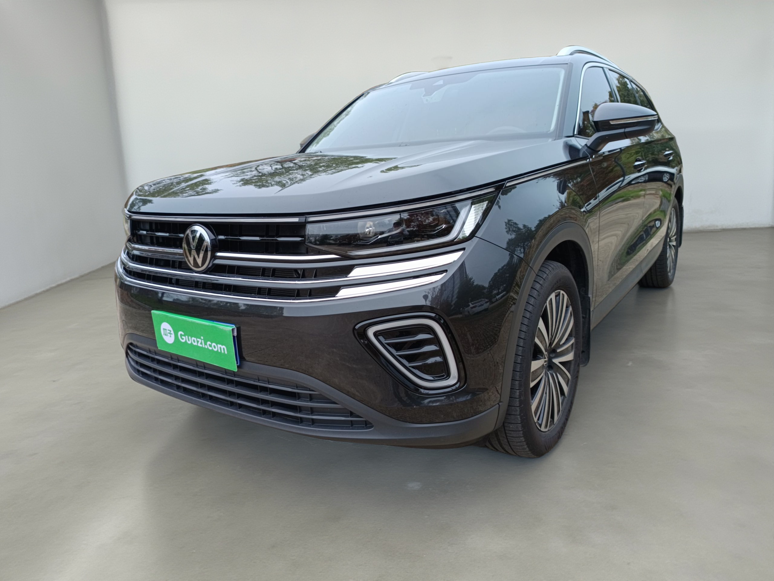 Volkswagen Tavendor 2024 immagine di auto 