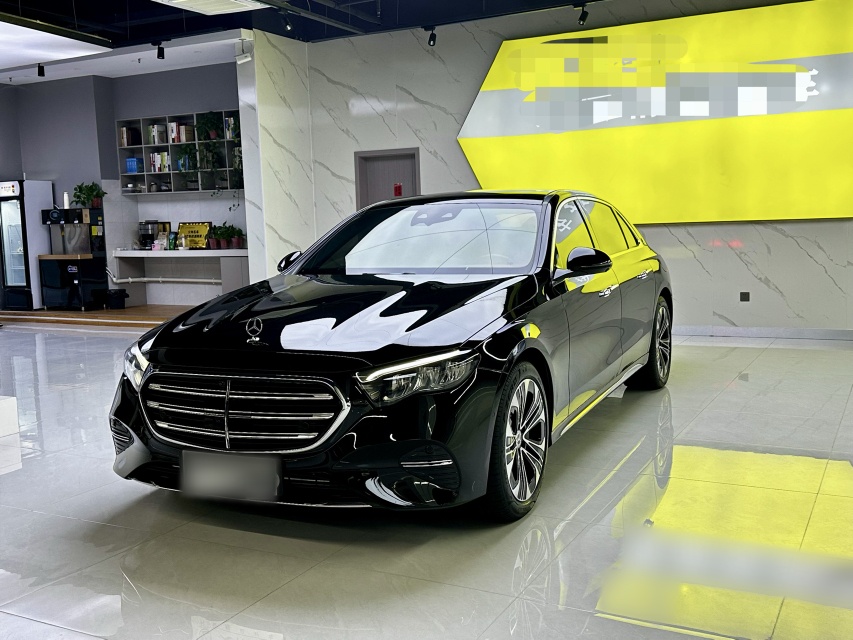 Mercedes-Benz E Class New Energy 2024 car image 