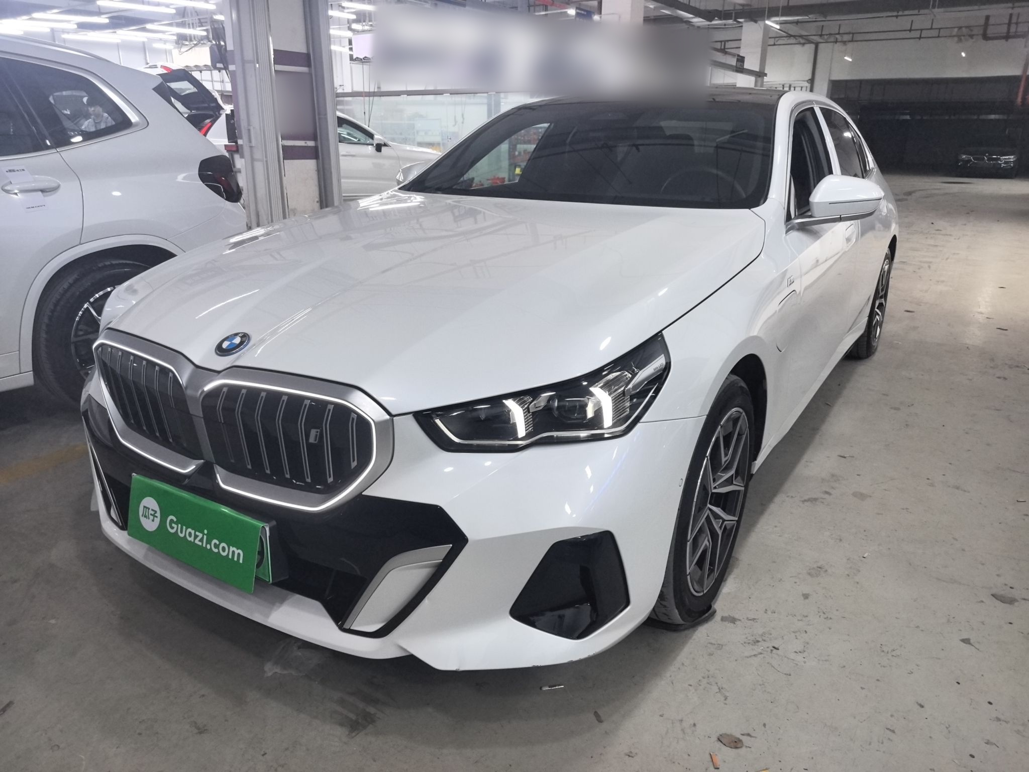 BMW i5 M60 2024 BMW i5 M60 2024 car image