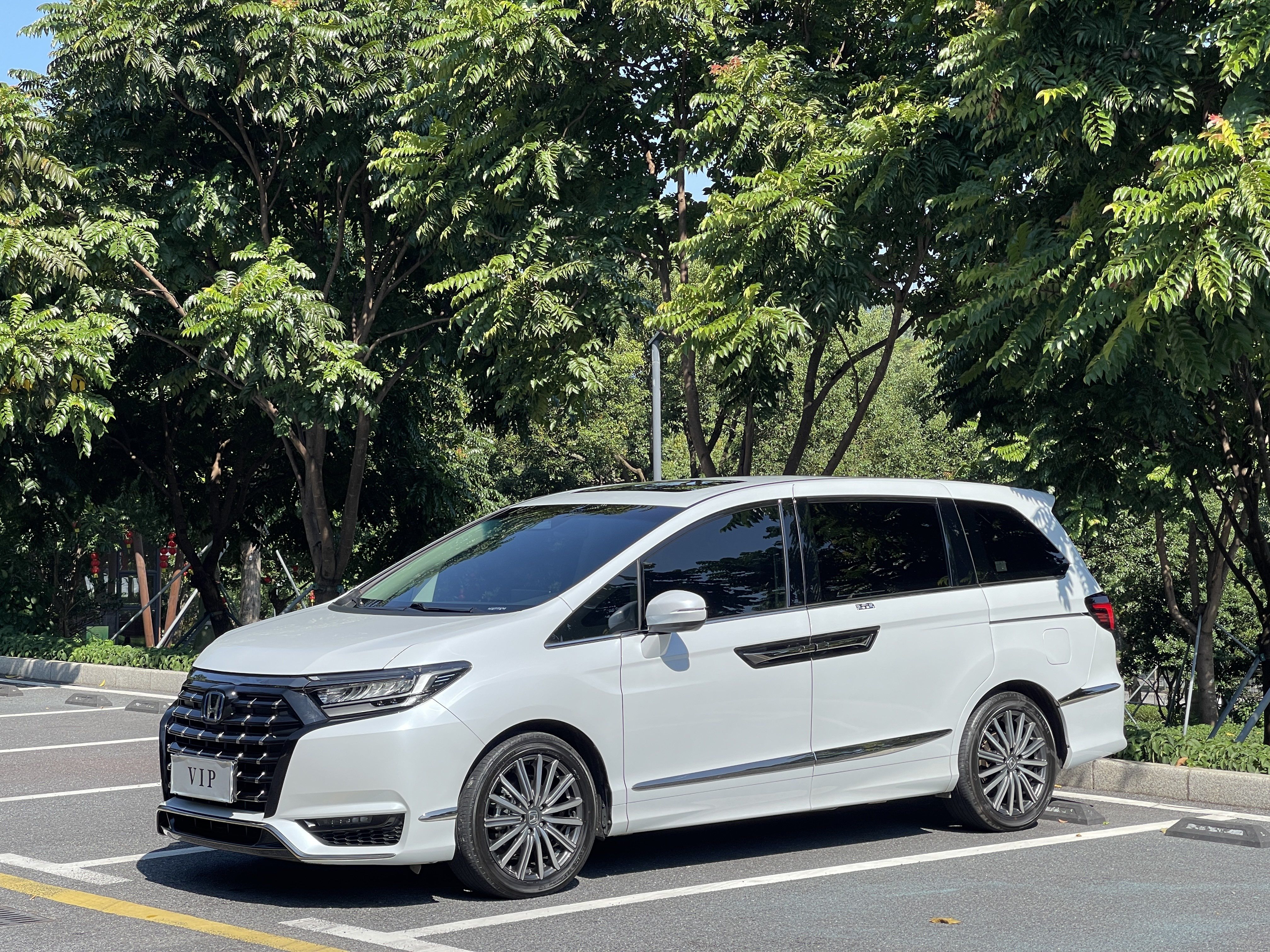 Honda Elysion 2025 Honda Elysion 2025 car image