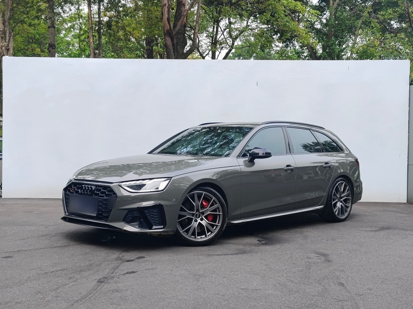 Audi S4 2023 car image 