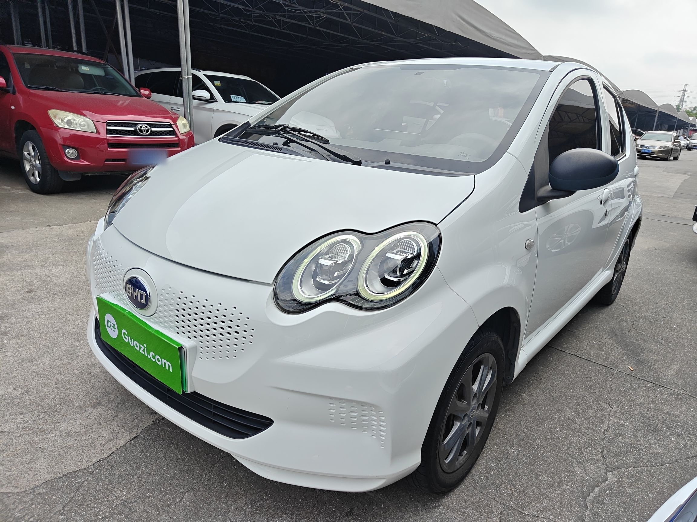 BYD e1 2019 car image 